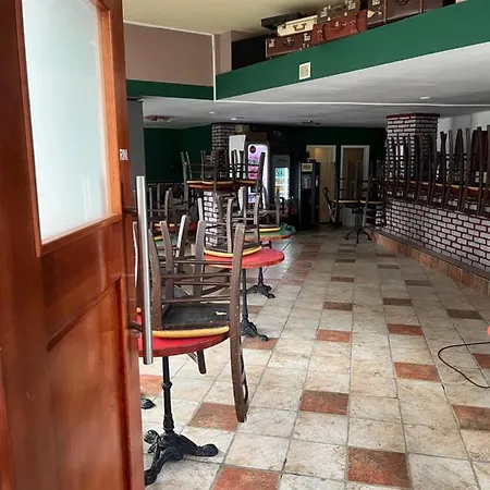 بيت شباب Eagle's Nest