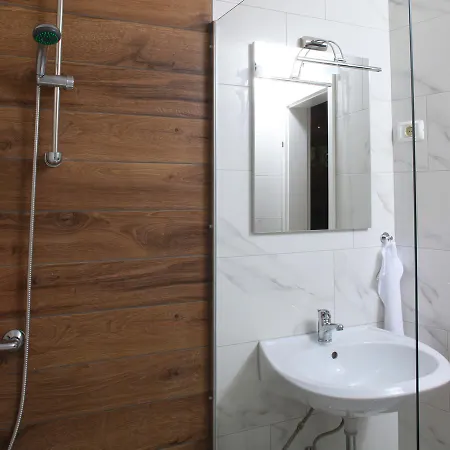 بيت شباب Eagle's Nest بوستوينا