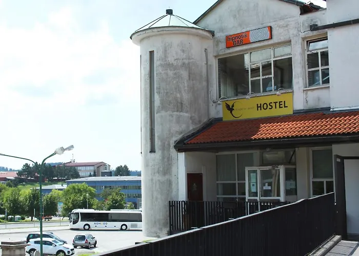 Eagle's Nest 旅馆 *