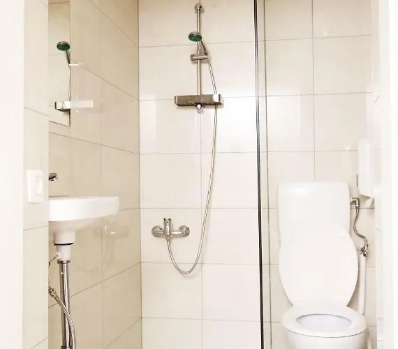 Eagle's Nest 호스텔 포스토이나