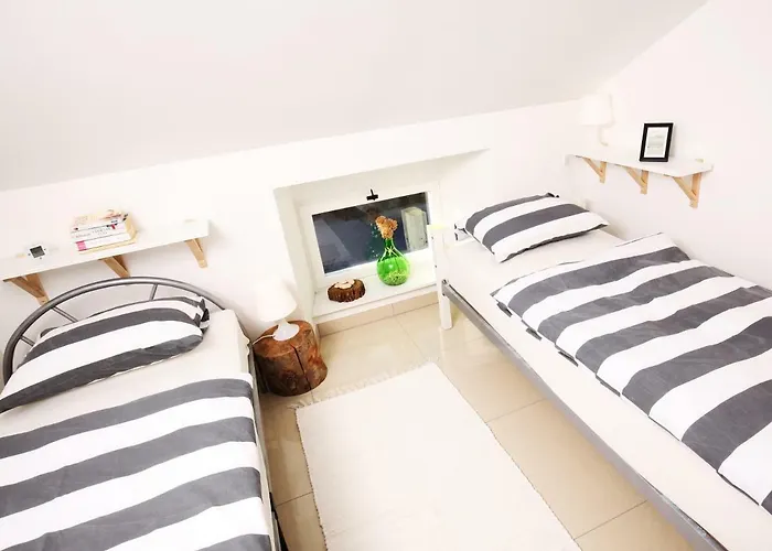 Eagle's Nest 旅馆 *