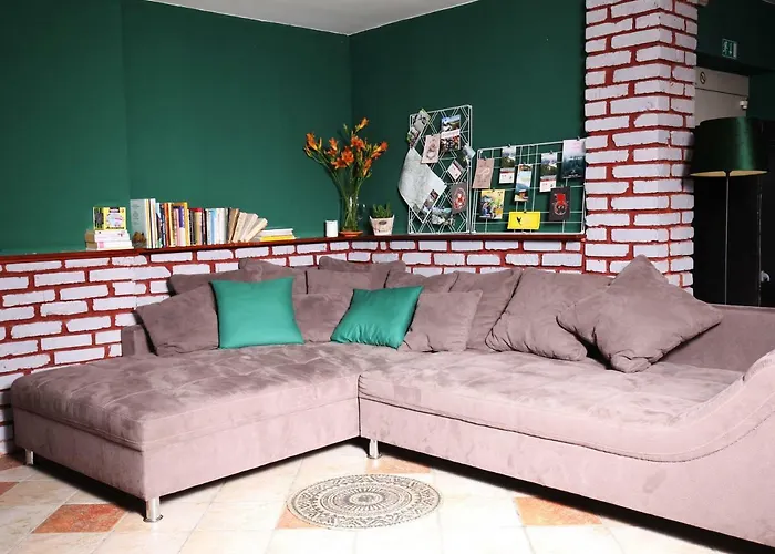 Eagle's Nest * 波斯托伊纳